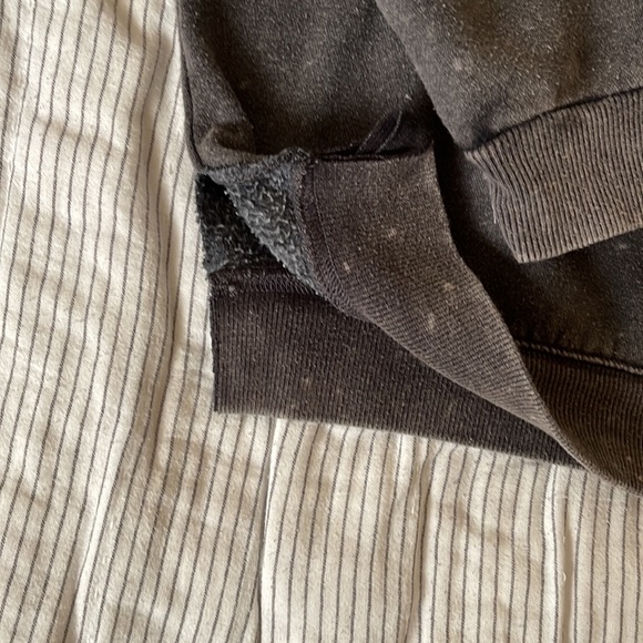 Wolf Fable Distress Crewneck - Picture 3 of 4